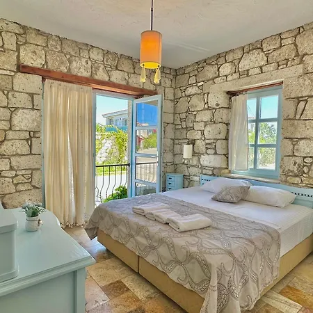 Dort Mevsim Penzion Alaçatı